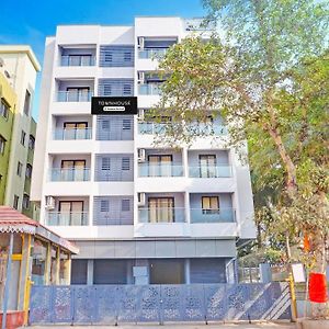 Super Townhouse Amanora Park Town Formerly Samrat Inn